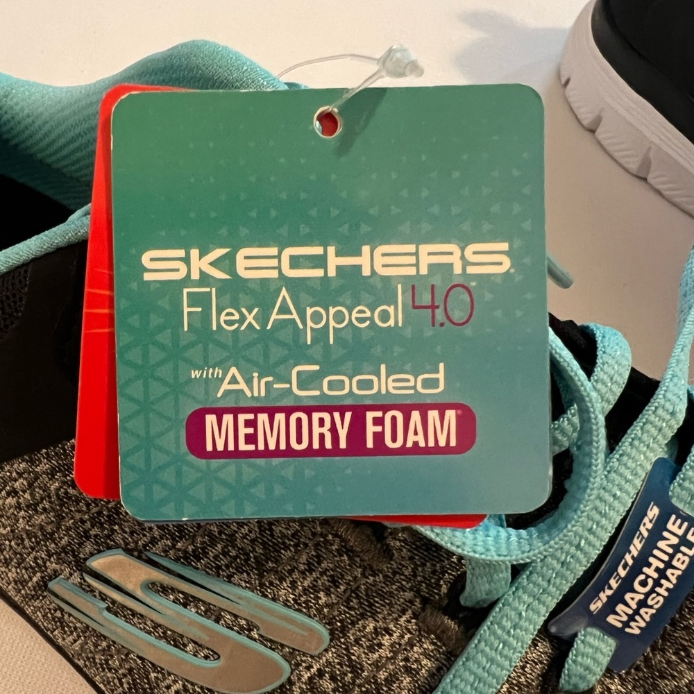 NWOB SKECHERS Flex Appeal 4.0 Black Light
NWT
Blue Sneakers w Memory Foam size 8 - Picture 9 of 12